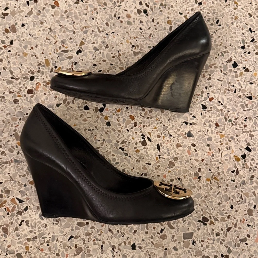 Tory Burch black wedge heel round toe gold logo 7